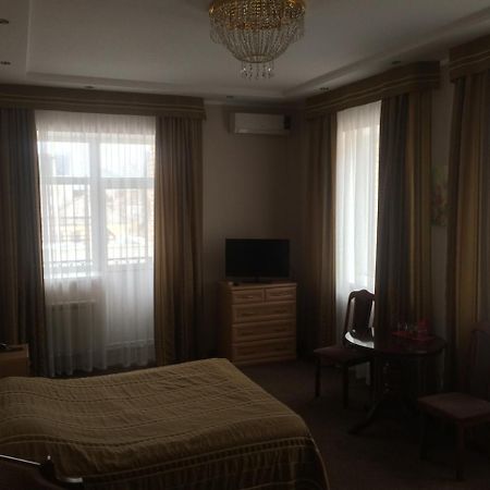Altyn Adam Hotel パヴロダル エクステリア 写真