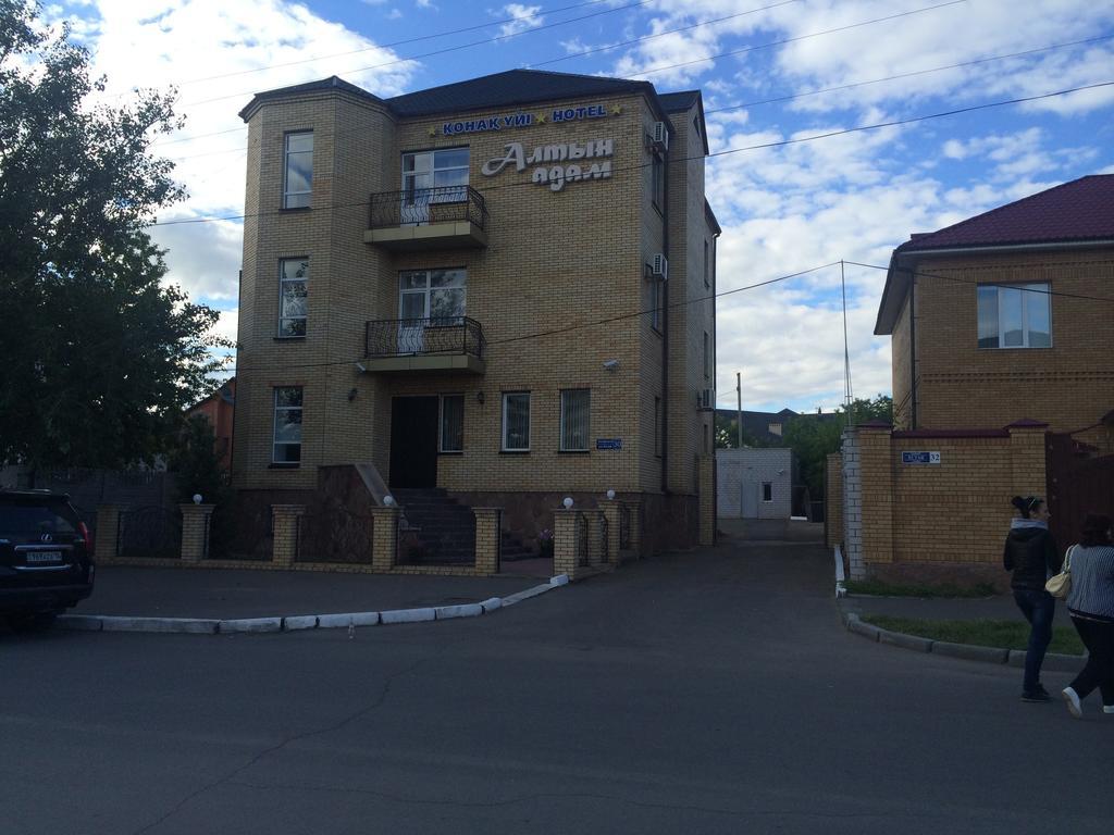 Altyn Adam Hotel パヴロダル エクステリア 写真