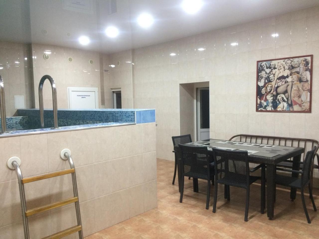 Altyn Adam Hotel パヴロダル エクステリア 写真
