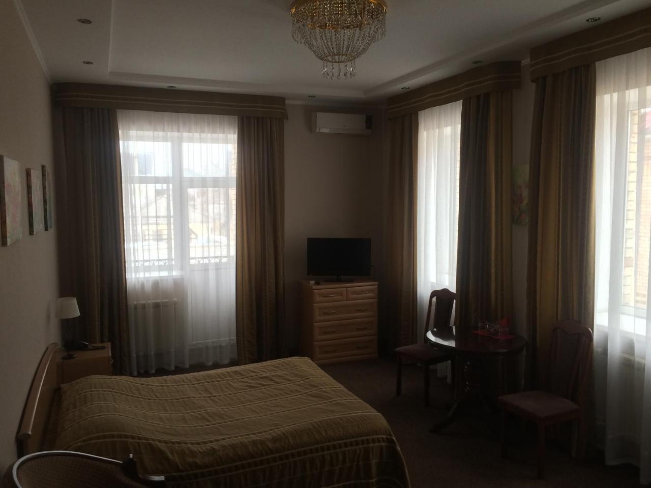 Altyn Adam Hotel パヴロダル エクステリア 写真